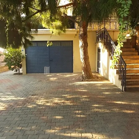 Ertay Kusaadasi Villa *